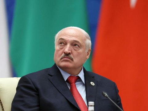 Lukaşenko prezident seçkilərində iştirak edəcəyini açıqladı