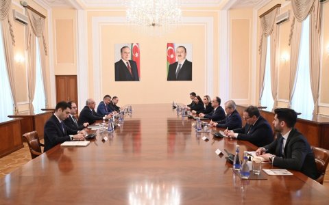 Baş nazir Albaniya Prezidenti ilə görüşdü