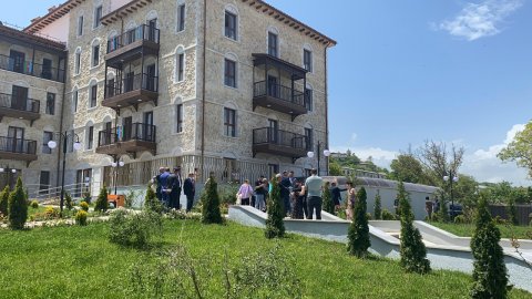 Doğma yurdlarına qayıdan şuşalılara evlərinin açarları təqdim edildi - FOTO