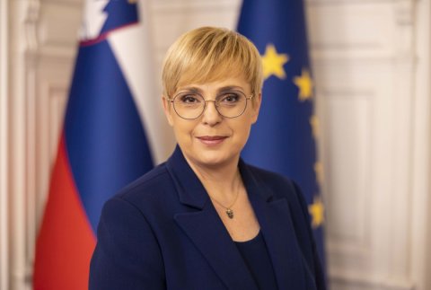 Ukrayna döyüşü dayandırsa sonu gələcək - Sloveniya prezidenti