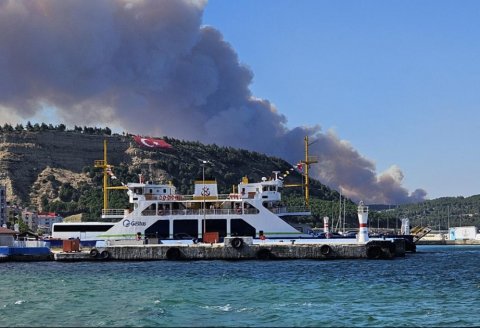 Çanaqqala boğazı yanğına görə bağlandı