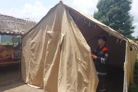 Lənkəranda evi yararsız hala düşən sakinə çadır quruldu - VİDEO
