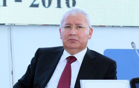 Rektor YAP-ın deputatlığa namizədi oldu