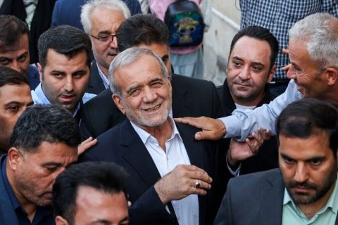 İranın yeni prezidenti Nazirlər Kabinetini qura bilmir - Pezeşkian gileyləndi