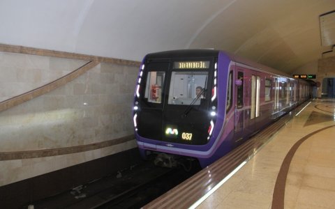 Metroda insident: daha bir sərnişin qatarın altına düşdü