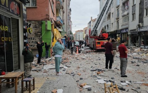 Türkiyədə yaşayış binasında partlayış - 1 ölü, 17 yaralı