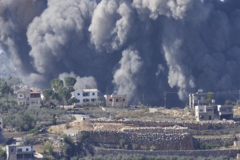 İsrail Livanın şəhərini bombaladı