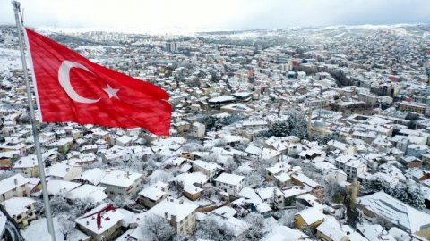 İstanbulda qar həyatı iflic etdi - FOTO