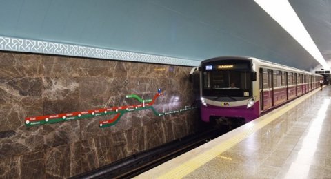 Metroda qatarın kamerasından su axdı - RƏSMİ