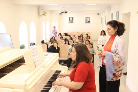 Müəllimlərin attestasiyası ilə bağlı təlimlər başladı