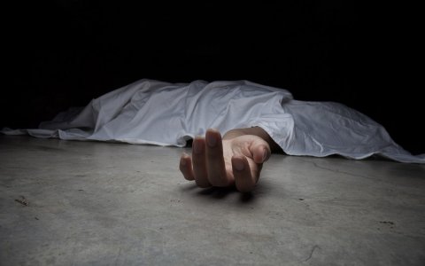 70 yaşlı qadın sirkə turşusu içib öldü