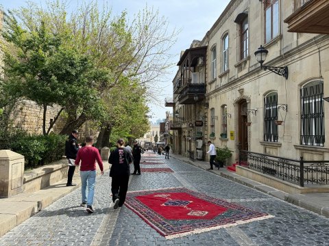 İçərişəhərdə xalça festivalı - FOTO