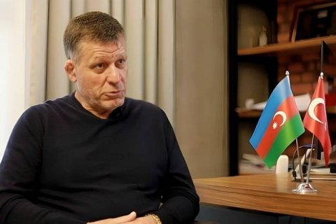 Oleq Bakinski həbsdən buraxıldı