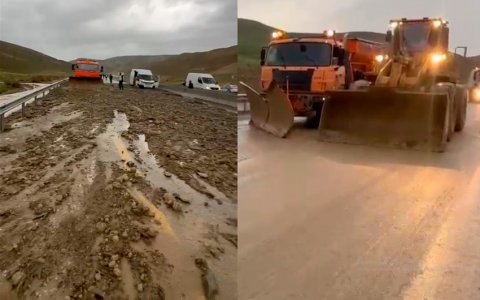 Güclü yağışa görə bu yolda problem yarandı