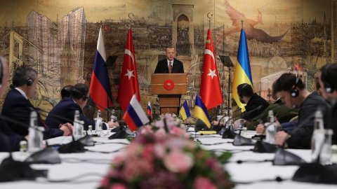 İstanbulda tarixi danışıqlar: Ukrayna, Rusiya və ABŞ-ı kim təmsil edir... - SİYAHI