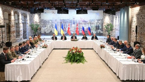 İstabulda tarixi danışıqlar: kim uddu, kim uduzdu...
