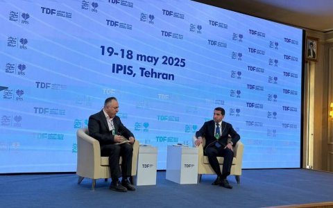 Hikmət Hacıyev: Azərbaycan və İran iqtisadi əməkdaşlığı gücləndirməlidir