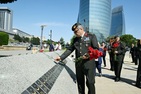Türkiyənin ordu generalı Bakıda - FOTO