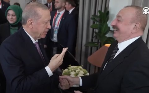 Ərdoğanla İlham Əliyevin səmimi görüntüsü