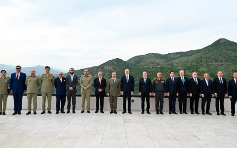 Liderlər Laçında geniş tərkibdə görüşdü - FOTO