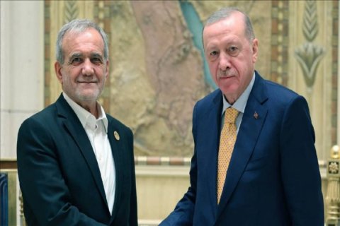 Ərdoğan Pezeşkianla danışdı