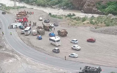 Türk hərbçiləri daşıyan avtobus qəzaya düşdü - 12 yaralı