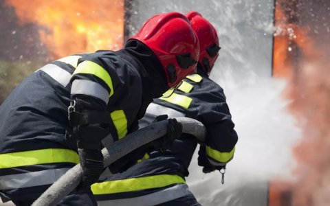 Sumqayıtdakı yanğında fəhlə xəsarət aldı