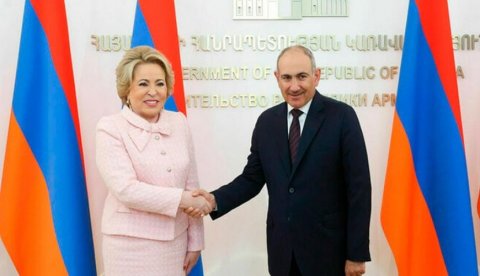 Paşinyan Matviyenko ilə görüşdü