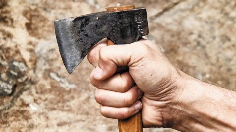 Anasını balta ilə öldürən şəxslə bağlı yeni faktlar