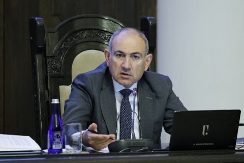 Paşinyan məşhur qəzeti məhkəməyə verir