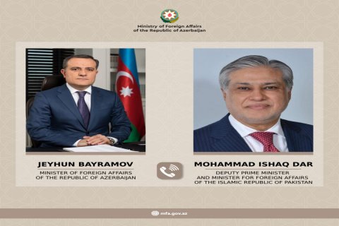 Ceyhun Bayramov pakistanlı həmkarı ilə danışdı