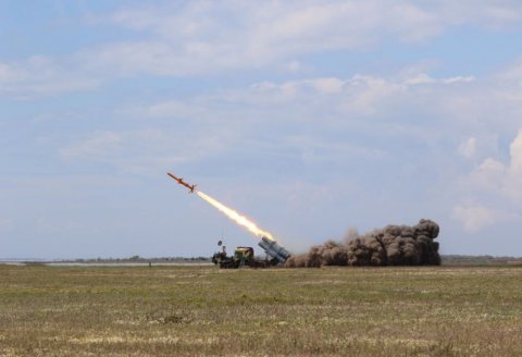 Ukrayna ilk ballistik raketi sınaqdan keçirdi