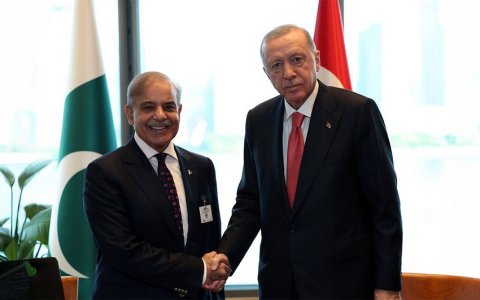 Ərdoğan Şəriflə regional məsələlərdən danışdı