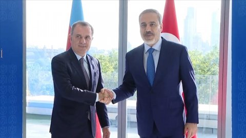 Fidan Ceyhun Bayramovla danışdı