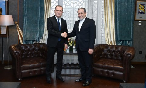 Ceyhun Bayramov iranlı həmkarı ilə hücumları müzakirə etdi