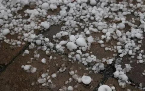 Qazaxın kəndlərinə dolu yağıb