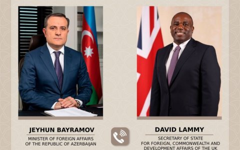 Ceyhun Bayramov britaniyalı həmkarı ilə danışdı