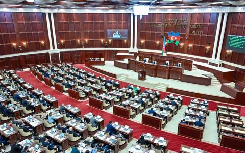 Parlamentin növbəti plenar iclasının gündəliyi