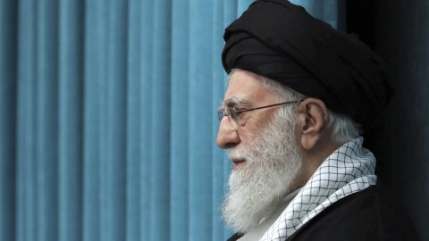 Xamenei haradadır... -  Ali liderin yerinə gələ biləcək 3 namizəd