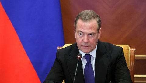İranda siyasi rejim devrilməyəcək - Medvedev