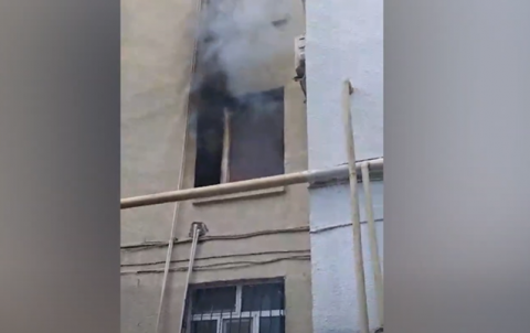 Bakıda yaşayış binada yanğın - Sakinlər təxliyə edildi