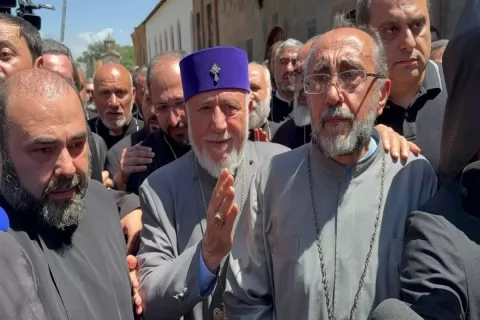 Arxiyepiskop İstintaq Komitəsinə getdi