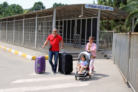 İran əsilli xarici vətəndaşların Azərbaycana təxliyəsi davam edir - FOTO