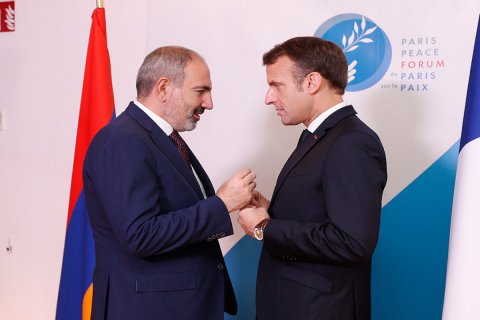 Paşinyanla Makron telefonla danışdılar