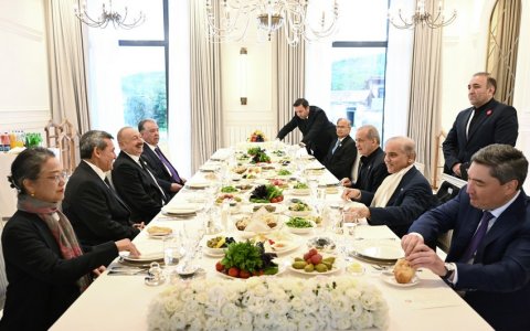 Liderlər Xankəndidə nahar etdi