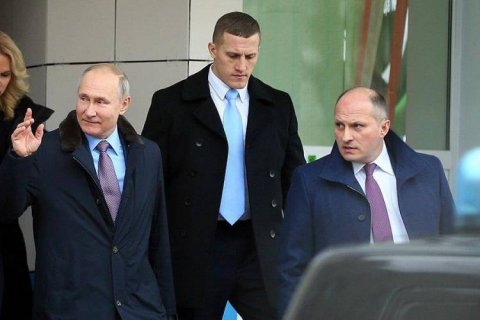 Putinin nümayəndəsi Bakıya gəldi