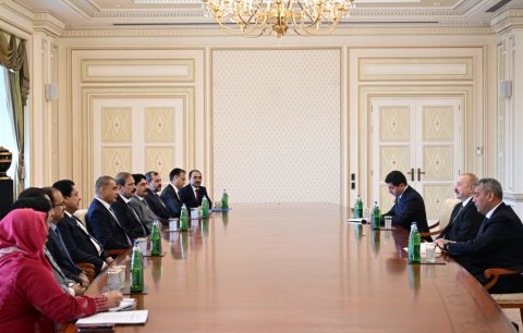 Prezident Pakistan Milli Assambleyasının sədrini qəbul edib