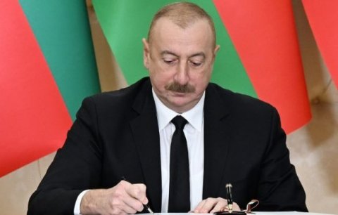 Prezident onlara diplomatik rütbələr verdi - SİYAHI