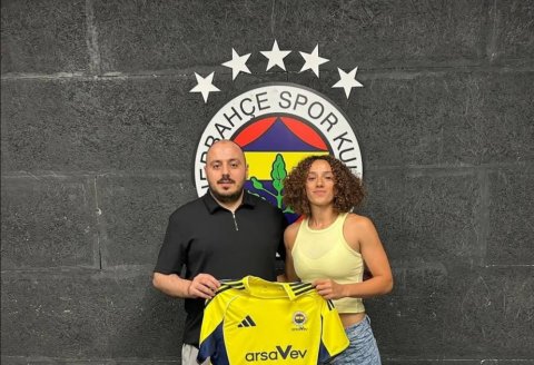 Azərbaycan millisinin futbolçusu “Fənərbağça”da