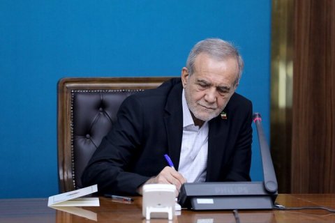 Pezeşkian xaricdə yaşayan iranlılara mesaj ünvanladı